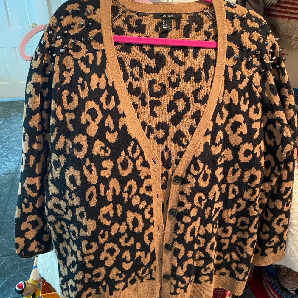 Forever 21 cheetah leopard print cardigan spikes